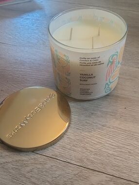 Bath & Body Works Vanilla Coconut Surf Candle - Cream, Gold, Peach, Teal